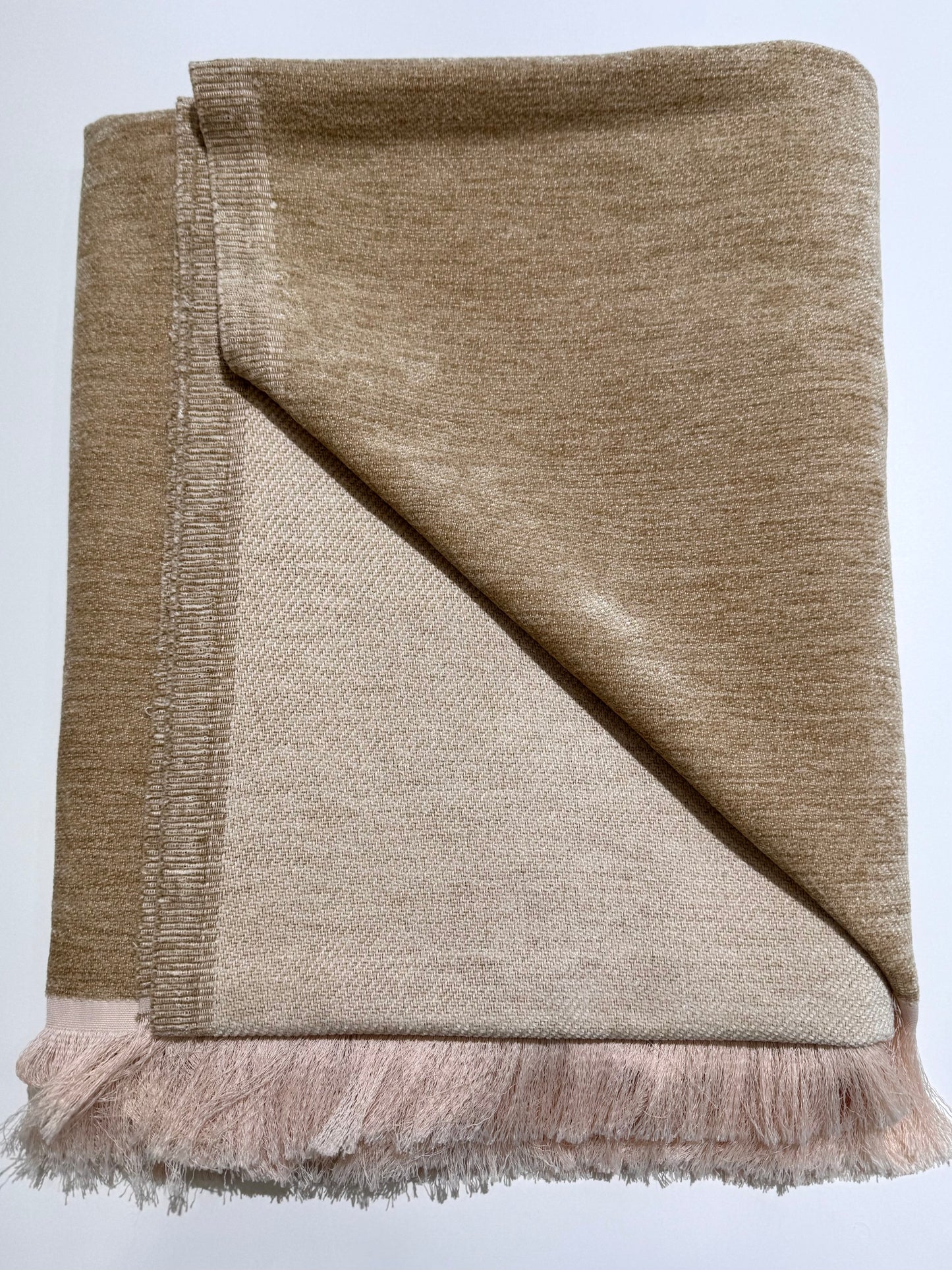 Plaid cinigliato con frange